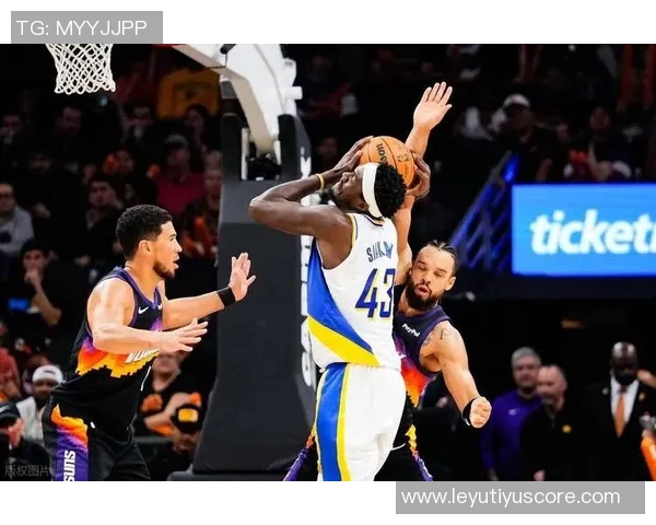 狄龙在比赛中表现出色半场10投7中砍下19分三分球命中率高达50