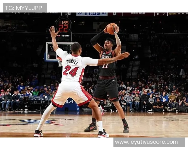 米切尔半场表现平平仅得13分3助攻失误和犯规影响发挥