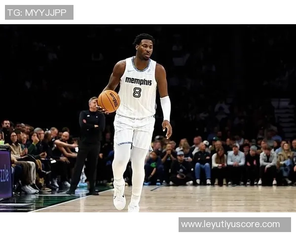 特纳状态回暖表现抢眼13投8中三分命中率高达625砍下23分6篮板4抢断1盖帽 特纳状态回暖表现抢眼13投8中三分命中率高达625砍下23分6篮板4抢断1盖帽